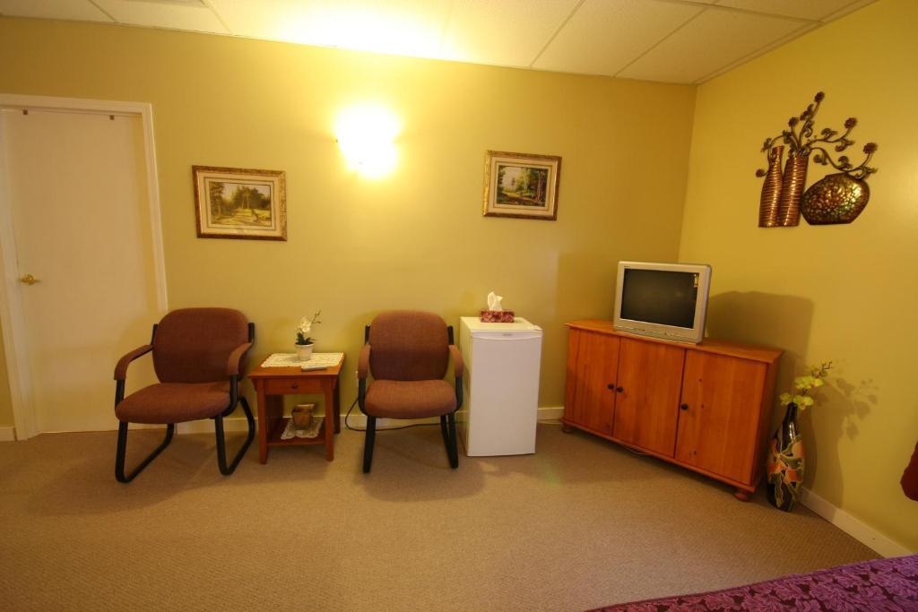 Villa Maria Country Inn Acheson Esterno foto
