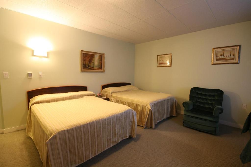 Villa Maria Country Inn Acheson Esterno foto