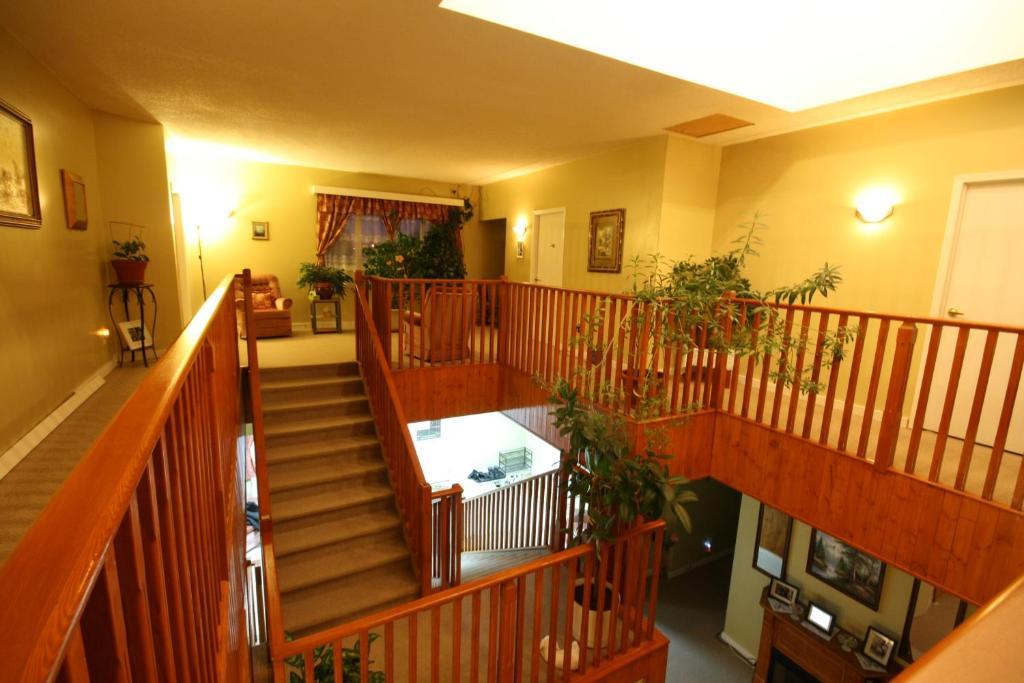 Villa Maria Country Inn Acheson Esterno foto