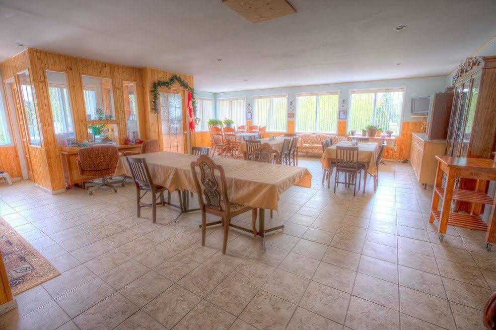 Villa Maria Country Inn Acheson Esterno foto